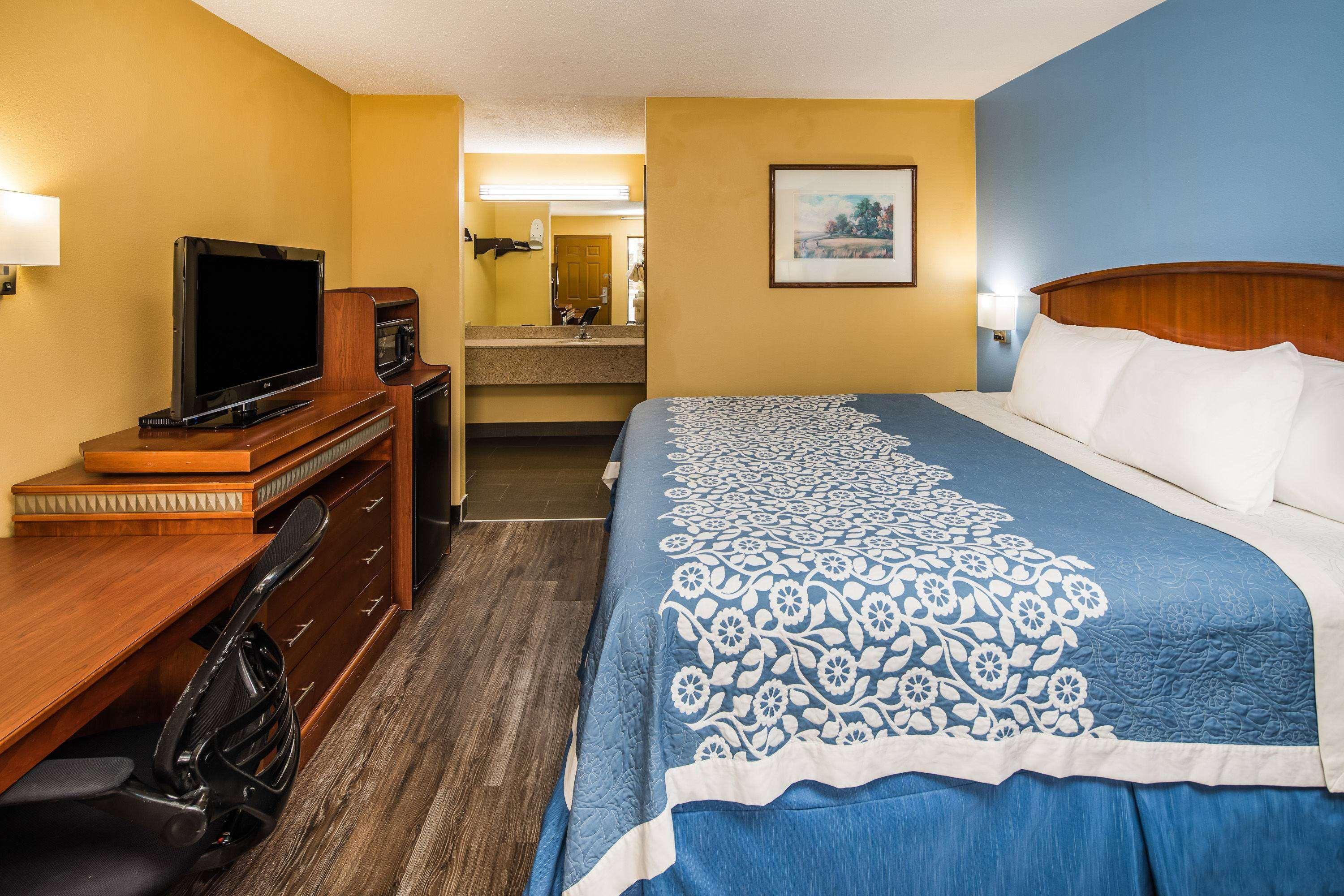 Days Inn By Wyndham Oak Grove/Ft. Campbell Εξωτερικό φωτογραφία