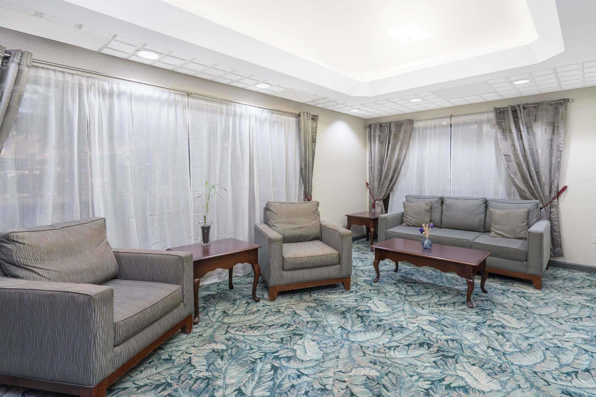 Days Inn By Wyndham Oak Grove/Ft. Campbell Εξωτερικό φωτογραφία