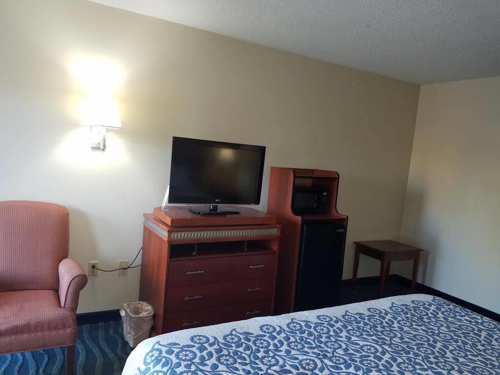 Days Inn By Wyndham Oak Grove/Ft. Campbell Εξωτερικό φωτογραφία