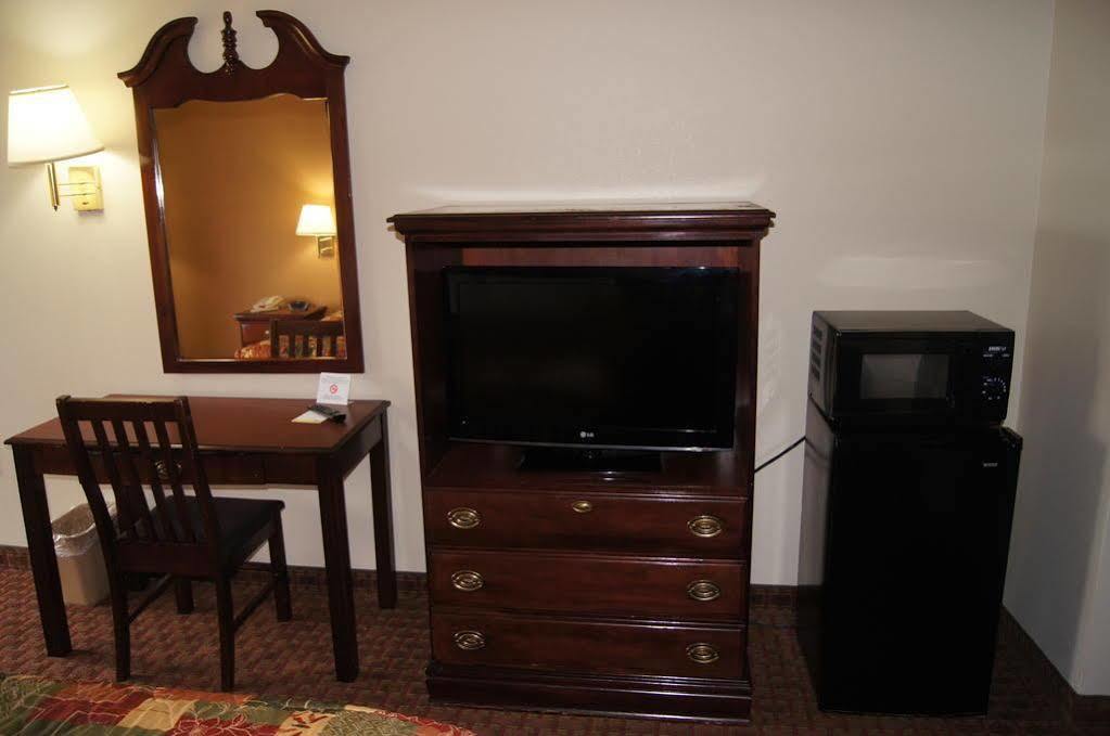 Days Inn By Wyndham Oak Grove/Ft. Campbell Εξωτερικό φωτογραφία
