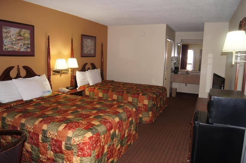 Days Inn By Wyndham Oak Grove/Ft. Campbell Εξωτερικό φωτογραφία