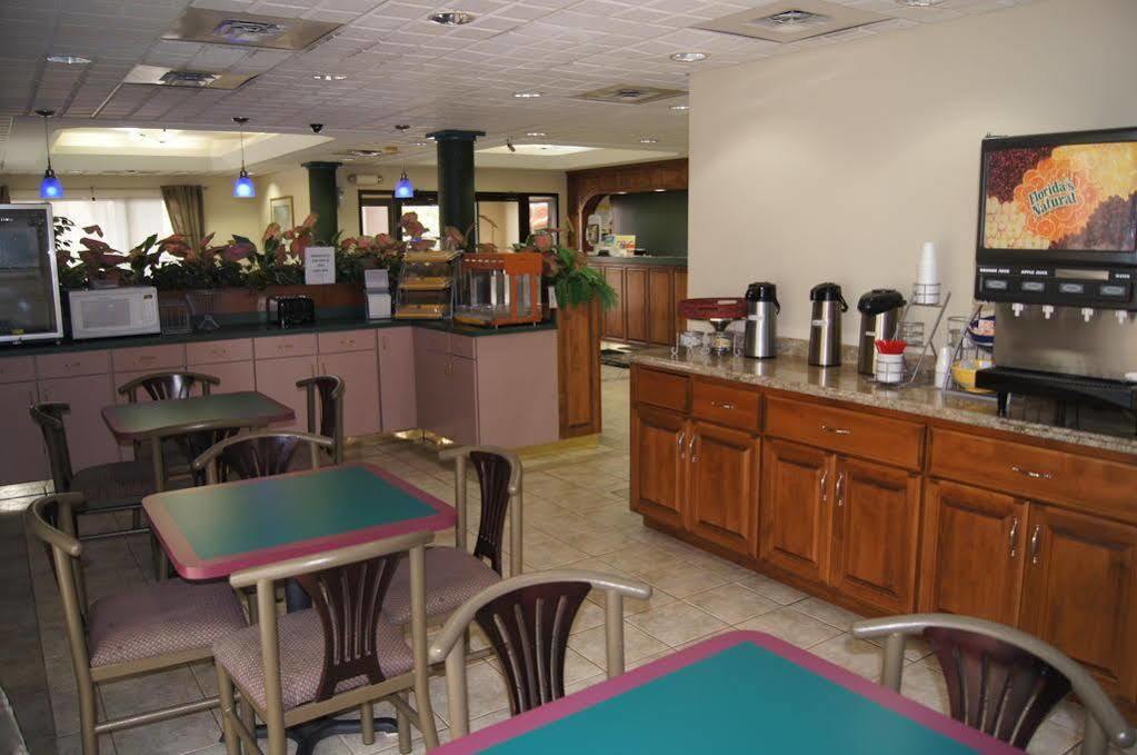 Days Inn By Wyndham Oak Grove/Ft. Campbell Εξωτερικό φωτογραφία